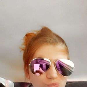 Meet your Posher, Annie